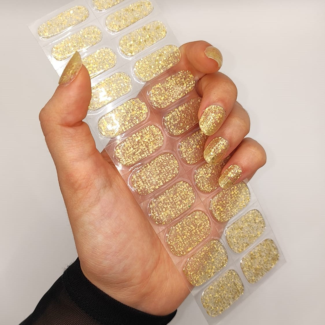 Stick-On Gel Golden Party: Verniz Gel Pré-Preparado