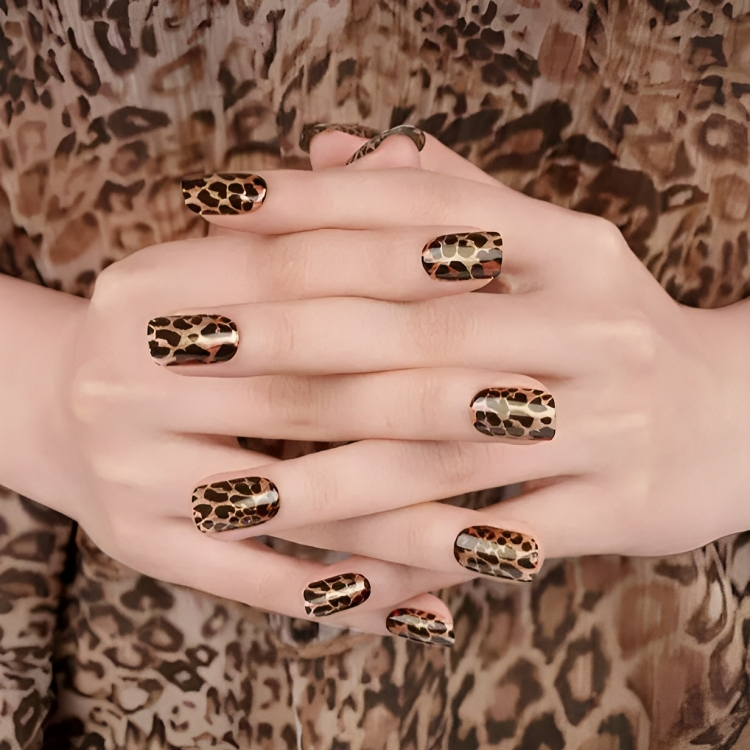 Stick-On Gel Leopard Glamour: Verniz Gel Pré-Preparado